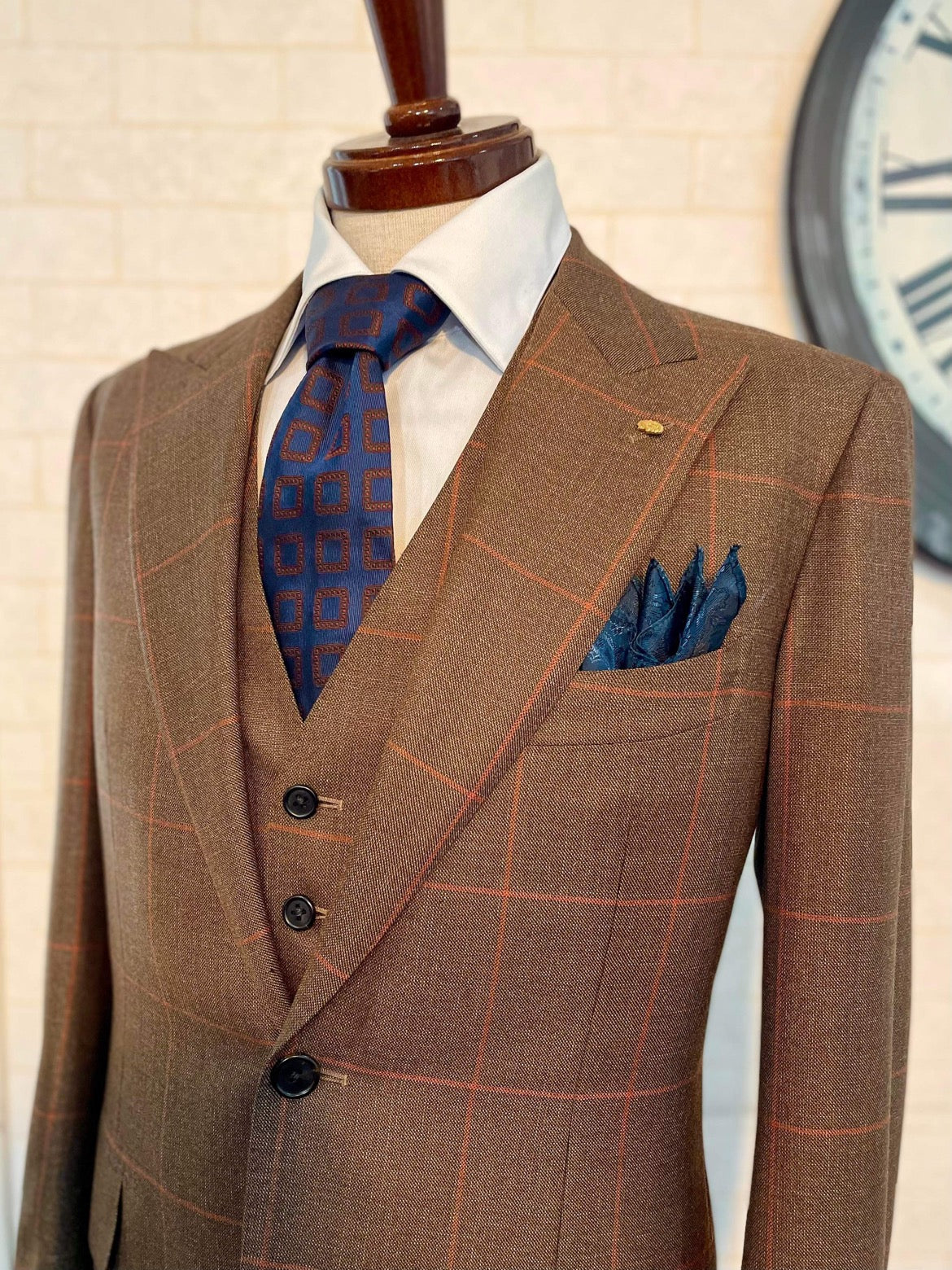 RETRO DESIGN SQUARE TIE