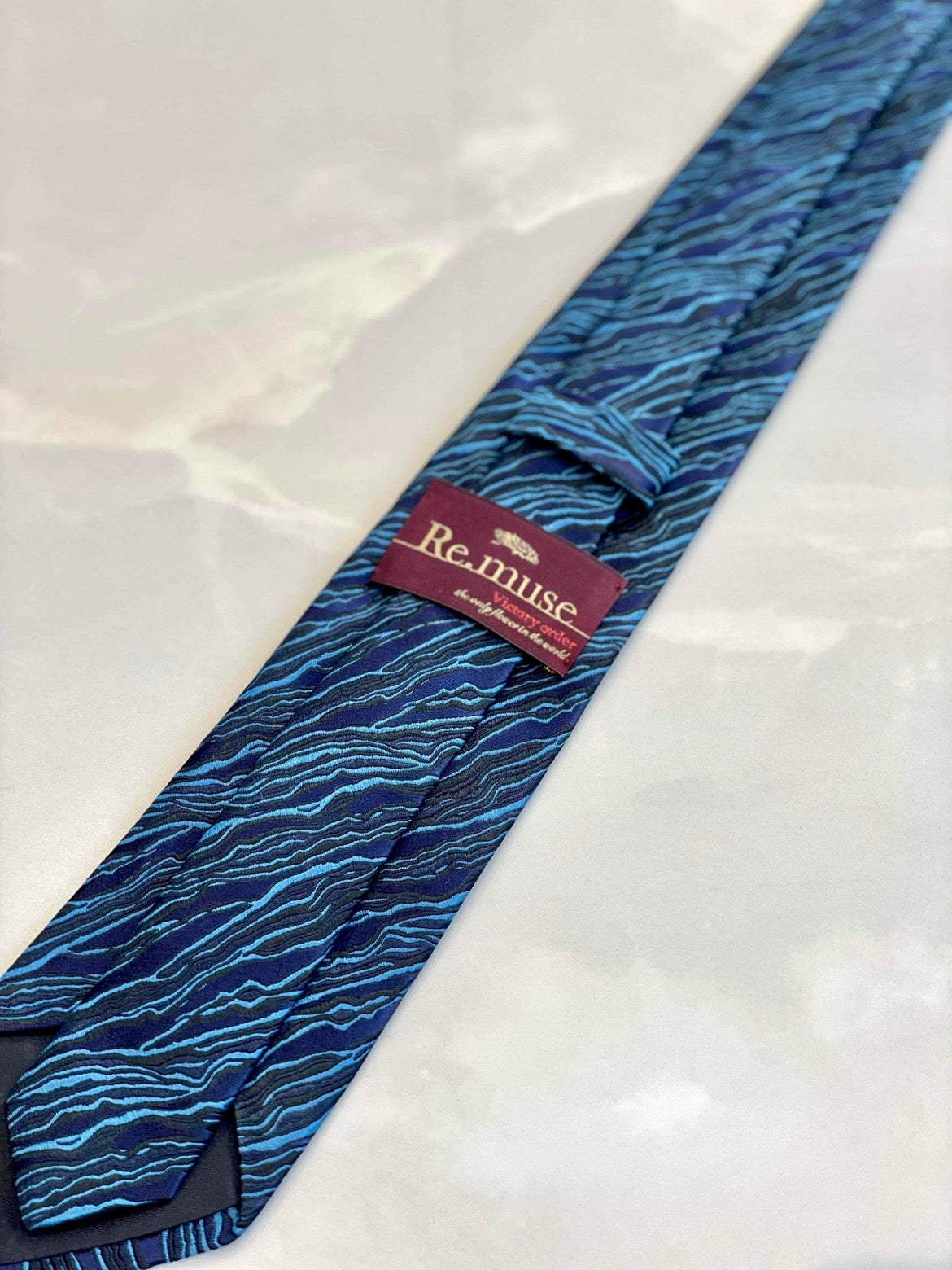 ART STRIPE TIE