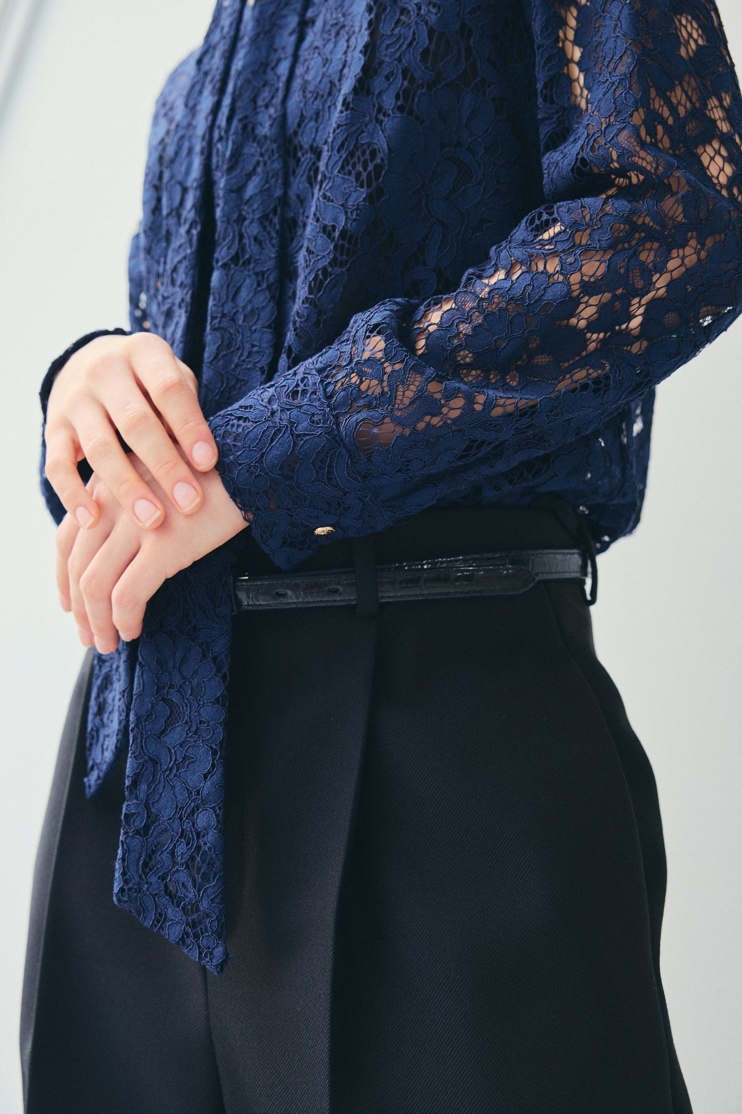 RACE BOW-TIE BLOUSE