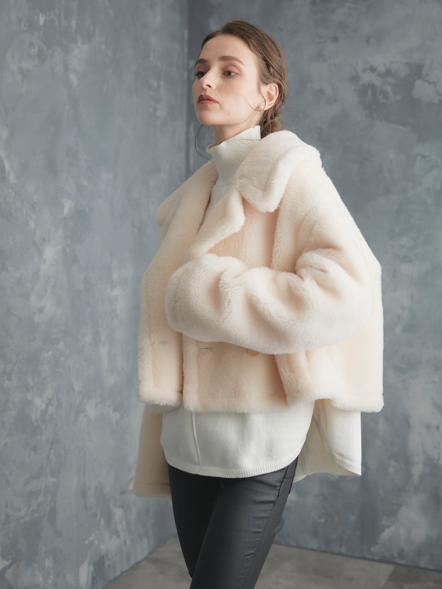 WOOL BOA SHORT COAT【WHITE】