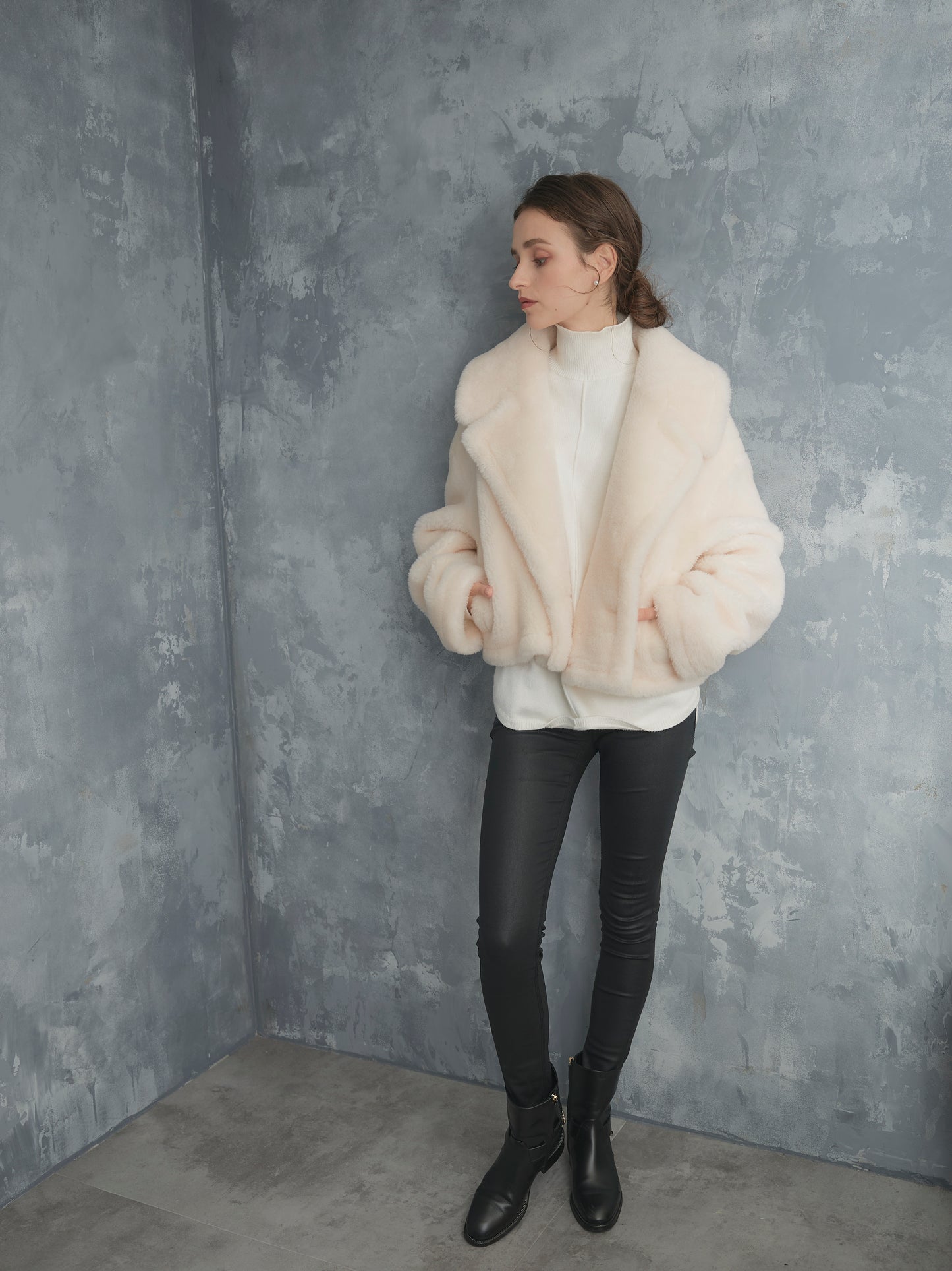 WOOL BOA SHORT COAT【WHITE】