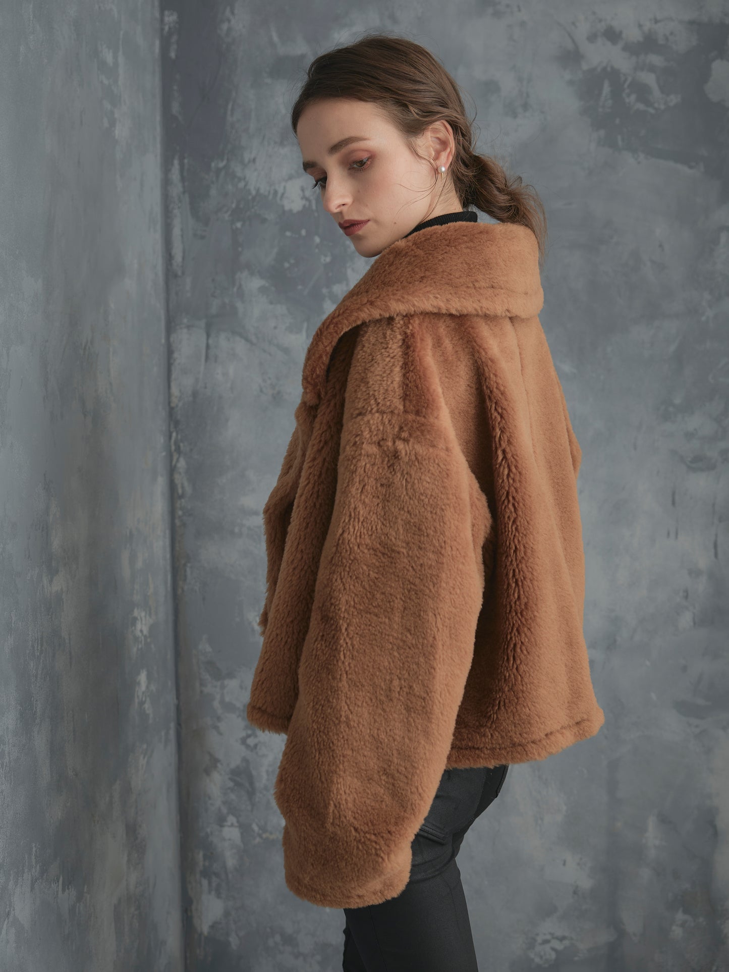 WOOL BOA SHORT COAT【BROWN】