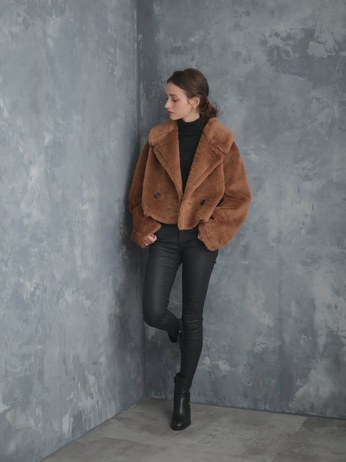 WOOL BOA SHORT COAT【BROWN】