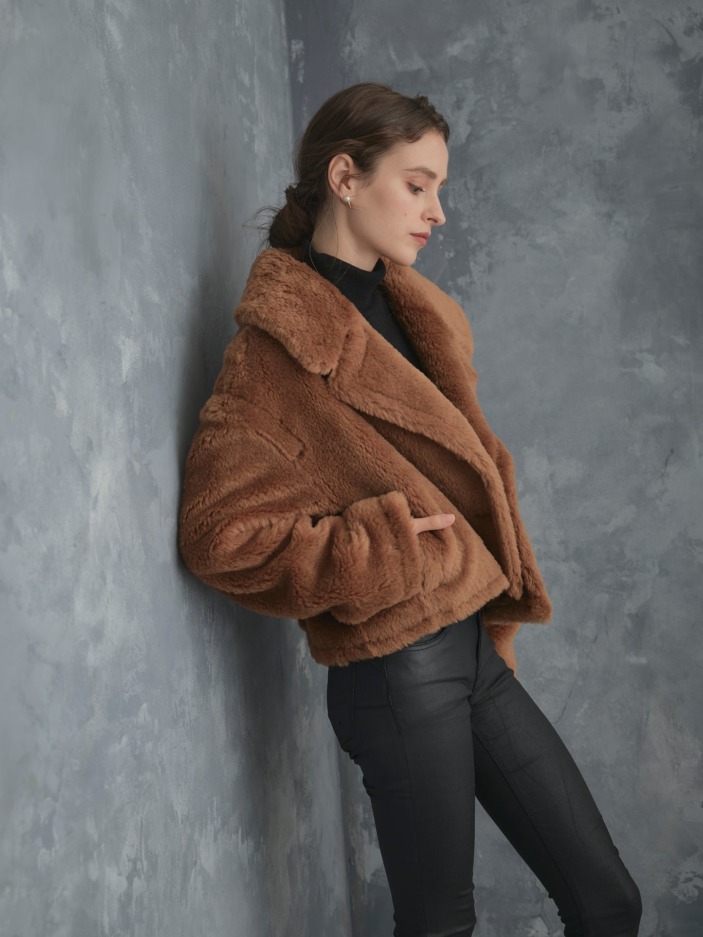 WOOL BOA SHORT COAT【BROWN】