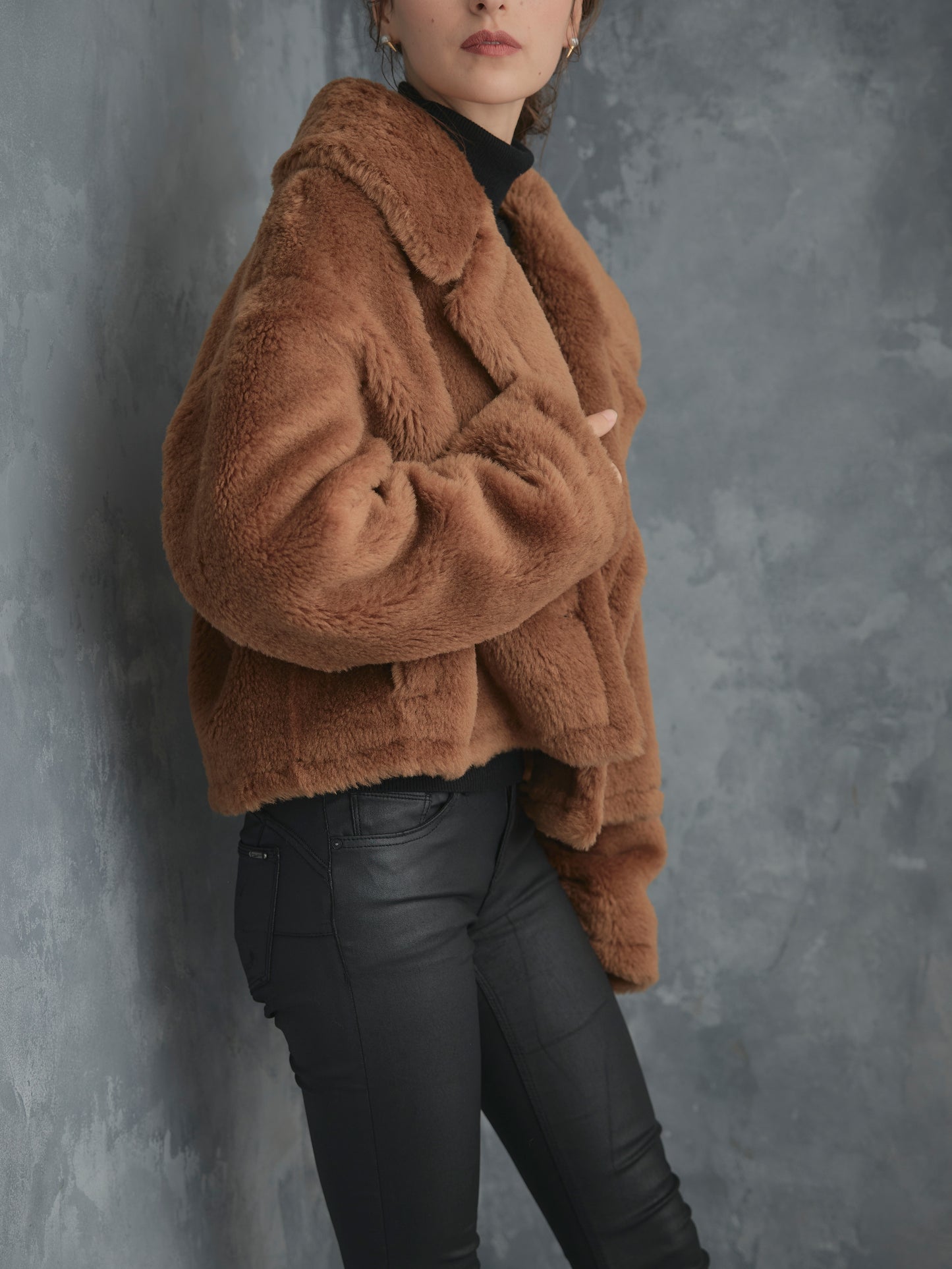 WOOL BOA SHORT COAT【BROWN】