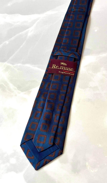 RETRO DESIGN SQUARE TIE
