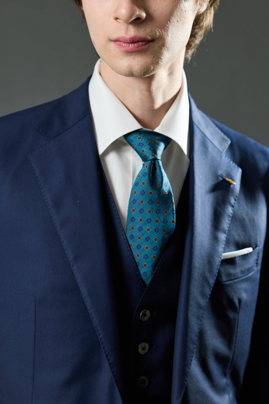 FLOWER  MOTIF TIE