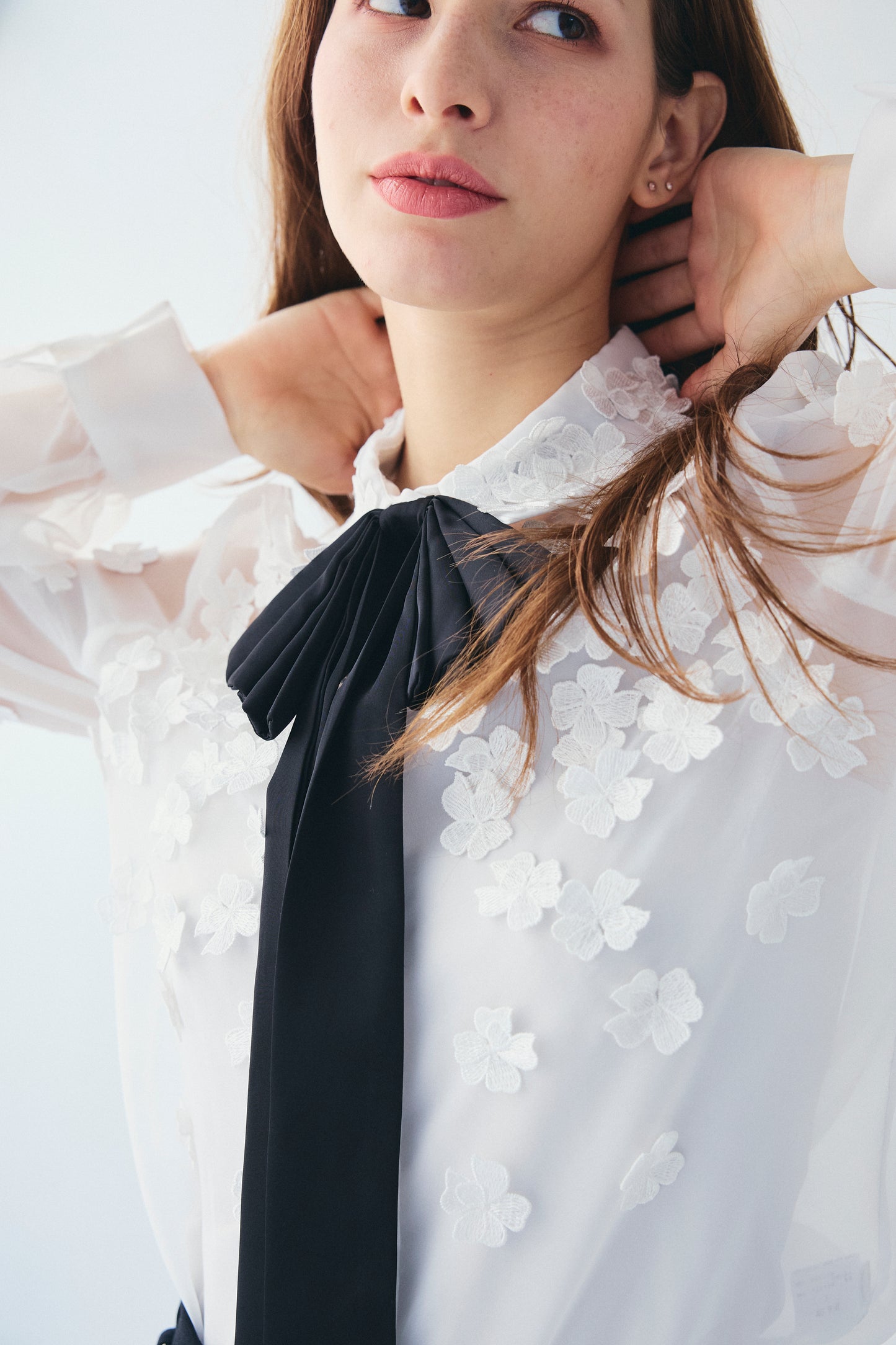 3D FLOWER ORGANDY BLOUSE