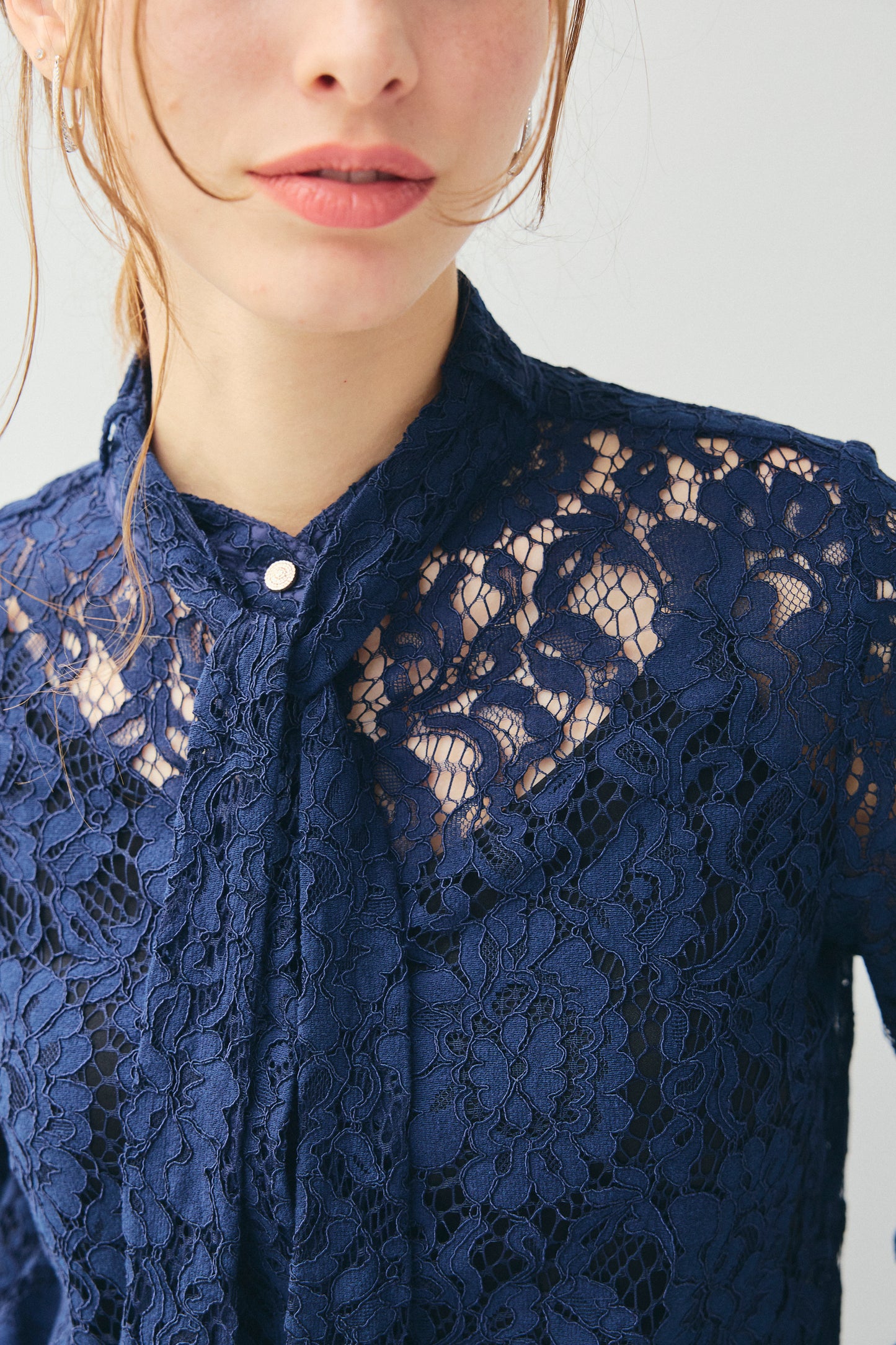 RACE BOW-TIE BLOUSE