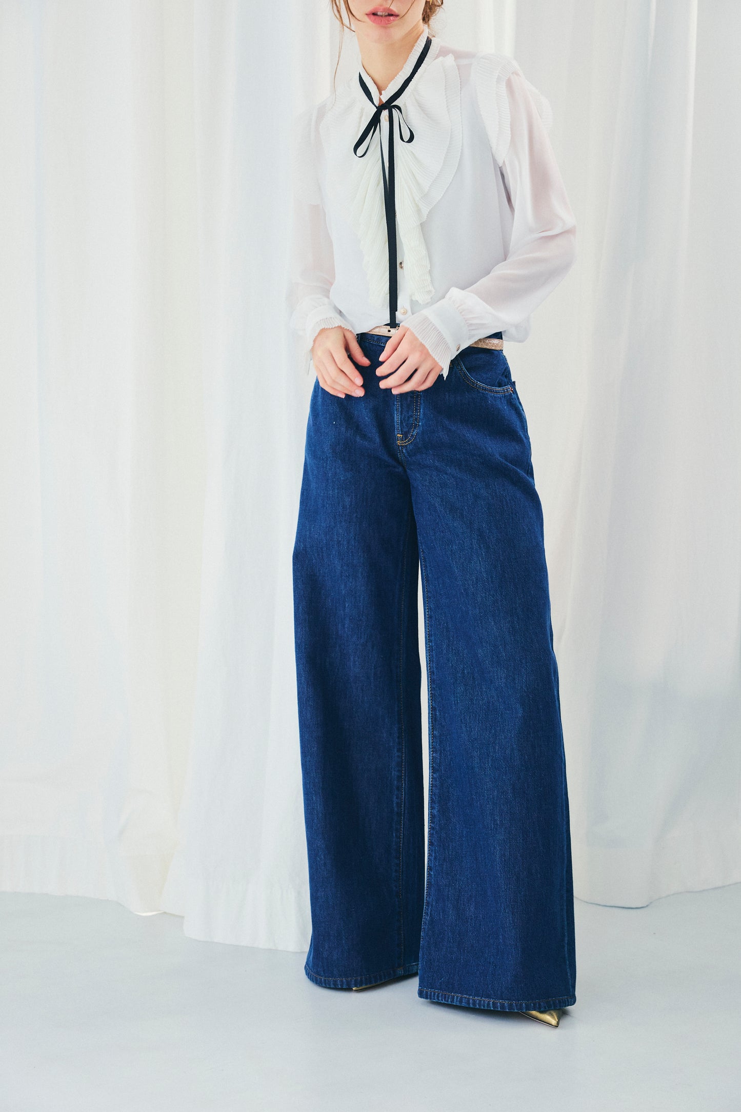 CHIFFON FRILLS BOW-TIE BLOUSE