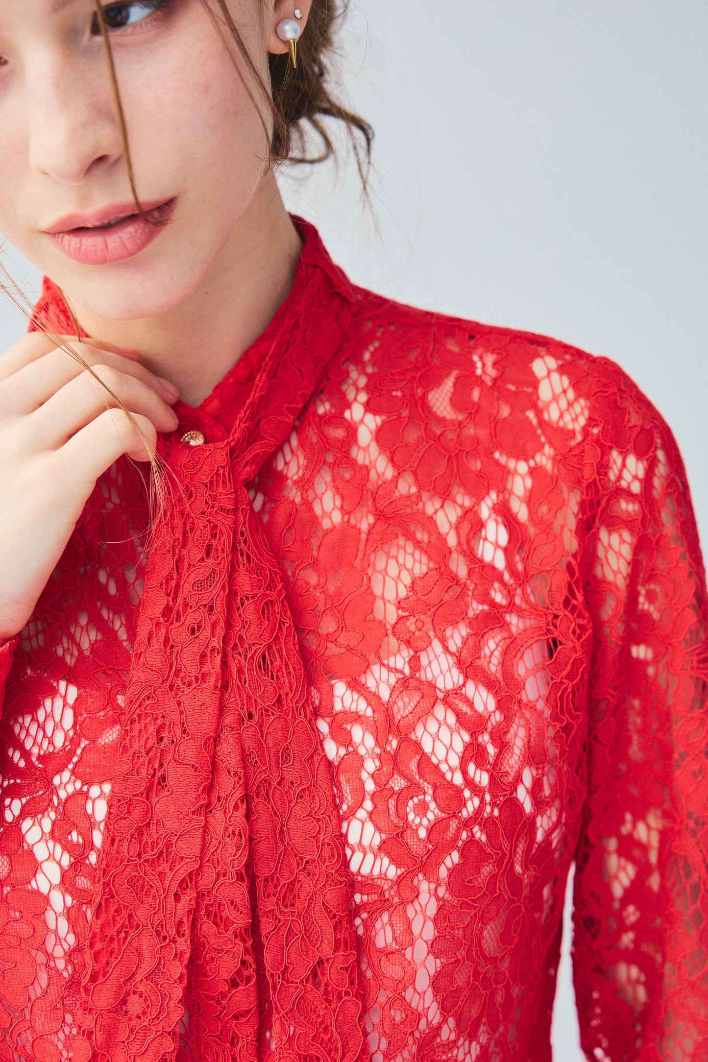 RACE BOW-TIE BLOUSE