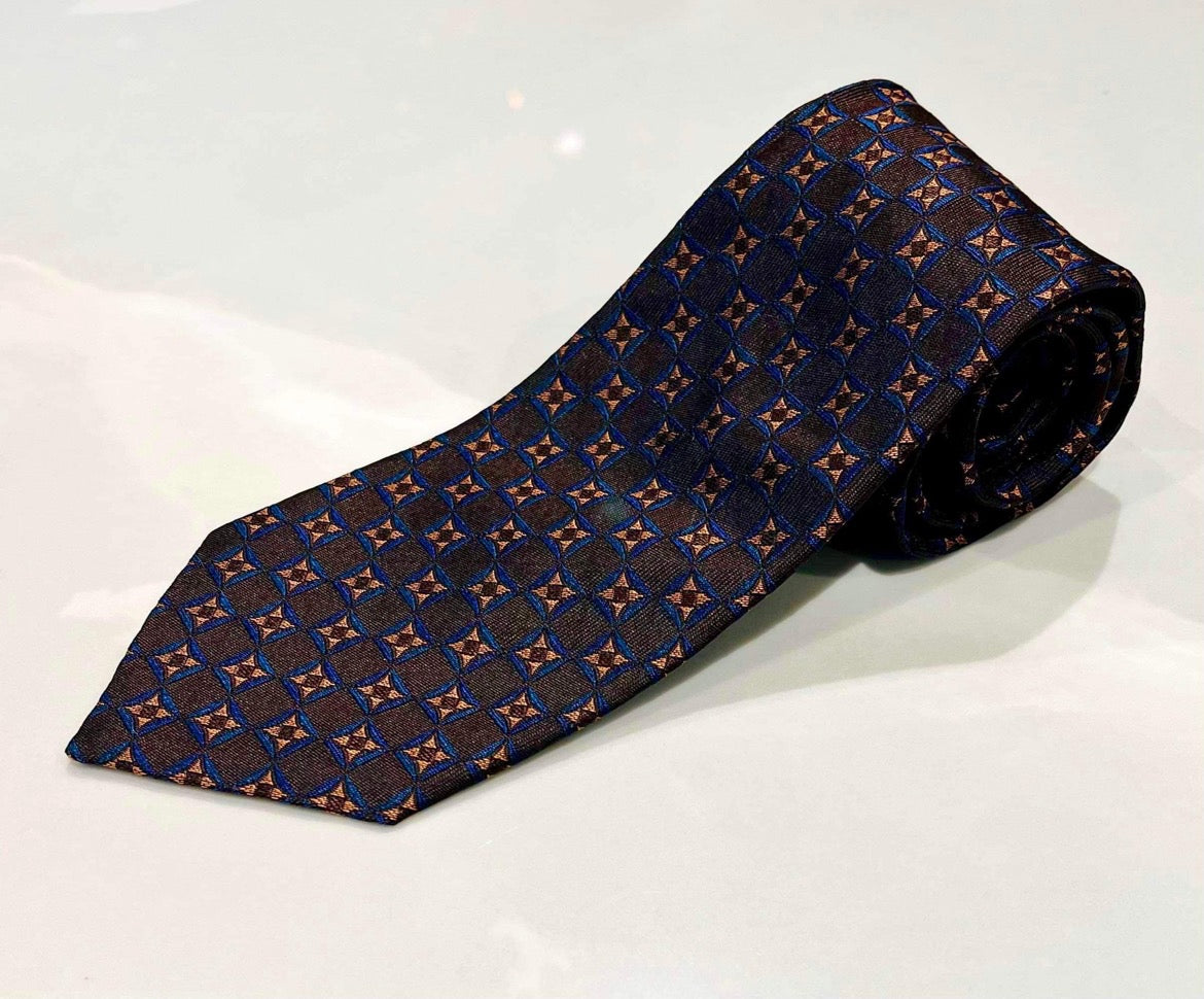 CLOISONNE PATTERN SQUARE TIE