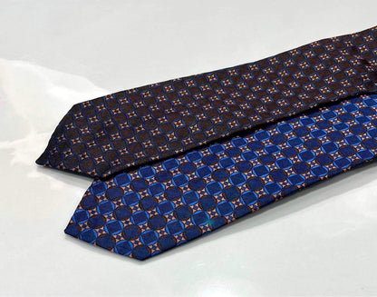 CLOISONNE PATTERN SQUARE TIE