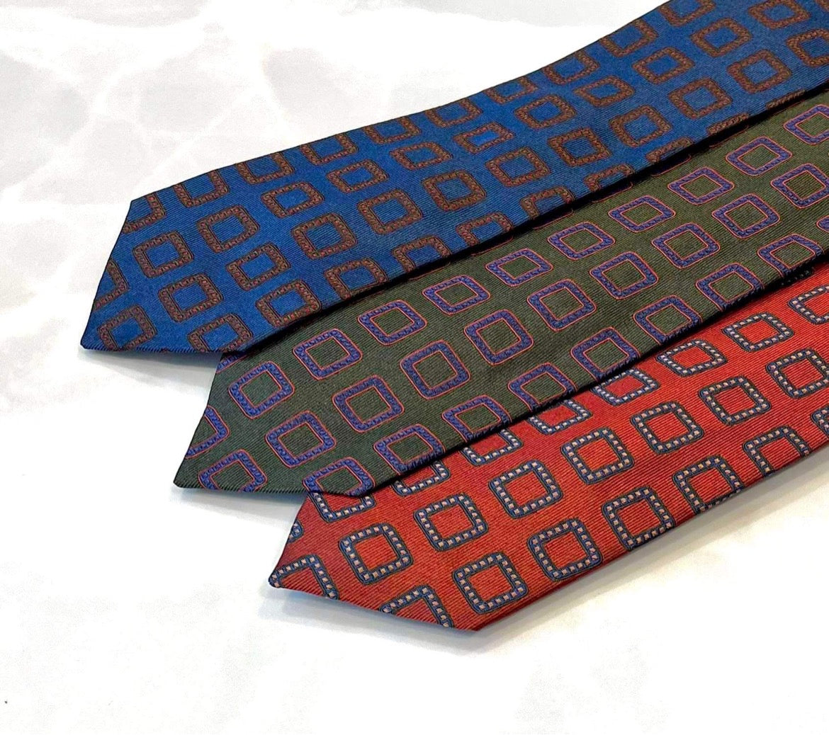 RETRO DESIGN SQUARE TIE
