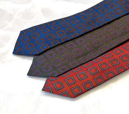 RETRO DESIGN SQUARE TIE