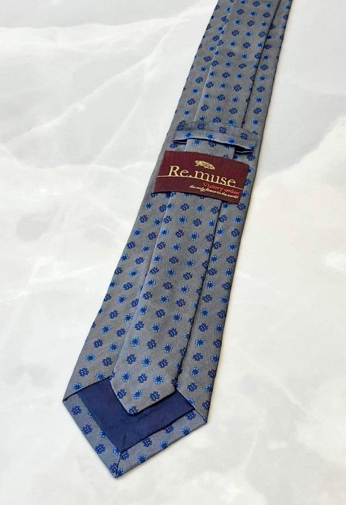 FLOWER  MOTIF TIE