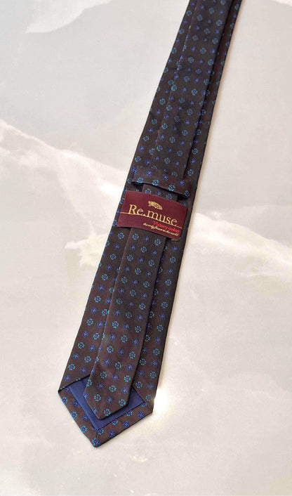 FLOWER  MOTIF TIE