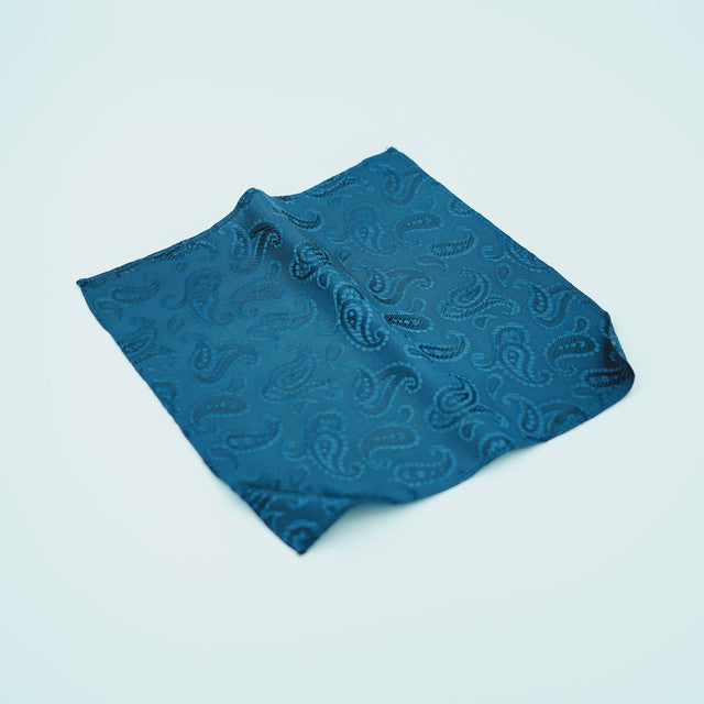LARGE PAISLEY DESIGN CHIEF