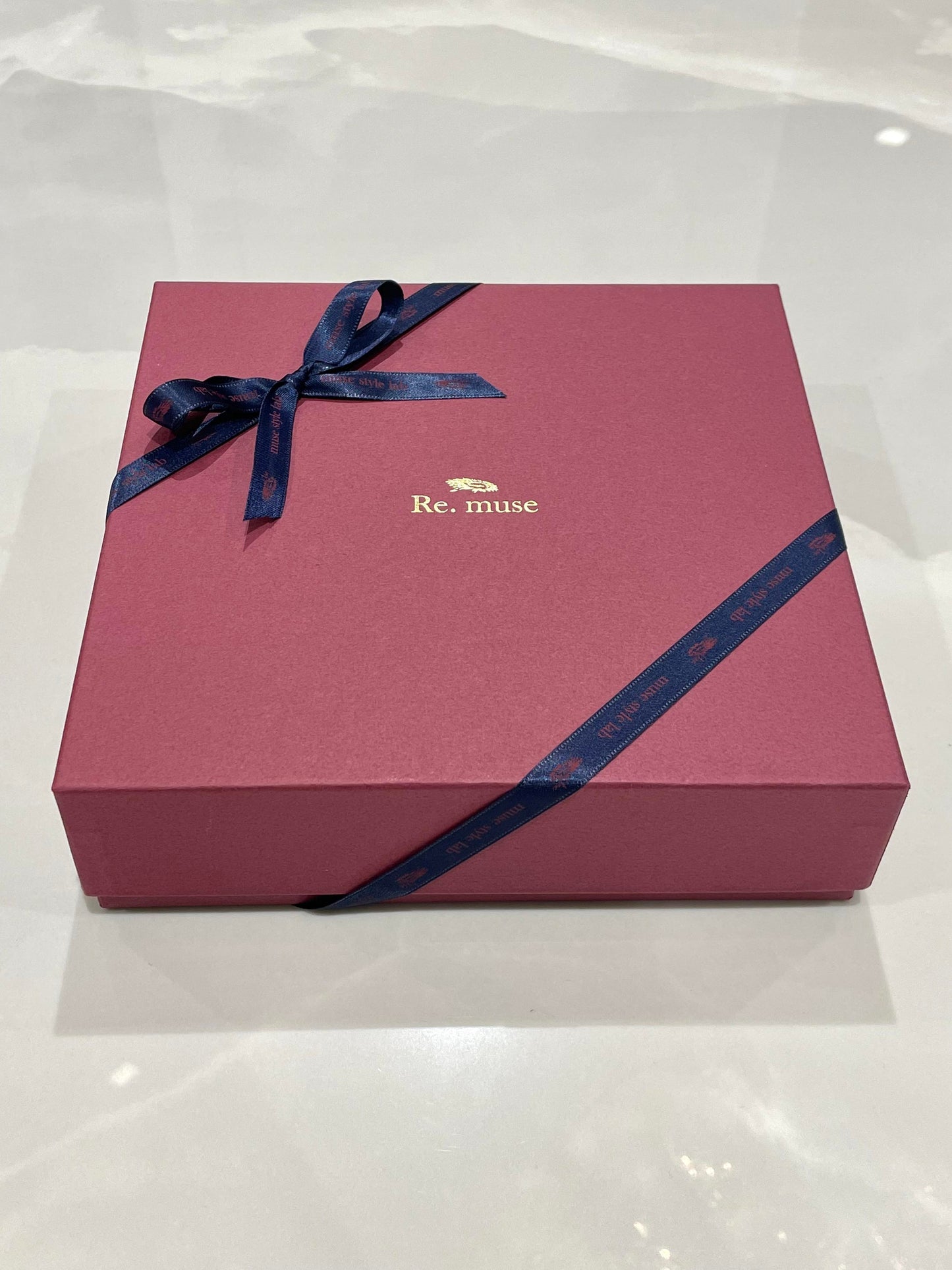 LONG HOSE SOCKS PRESENT BOX