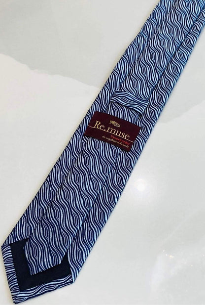 NAVY WAVE DESIGN TIE