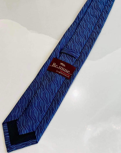 NAVY WAVE DESIGN TIE