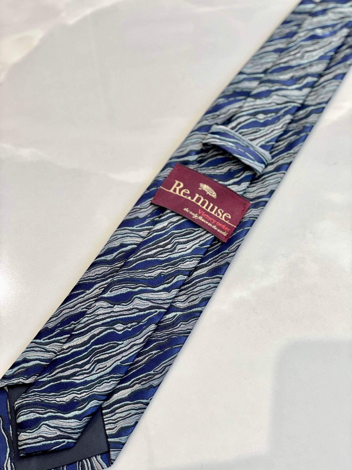 ART STRIPE TIE