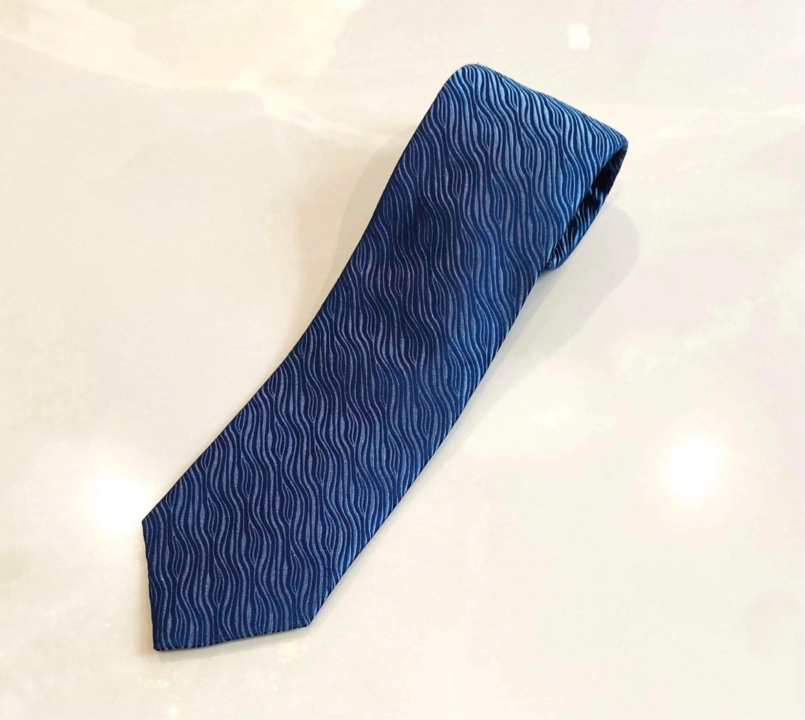 NAVY WAVE DESIGN TIE