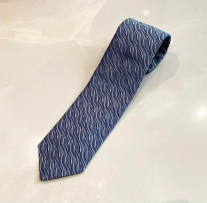 NAVY WAVE DESIGN TIE